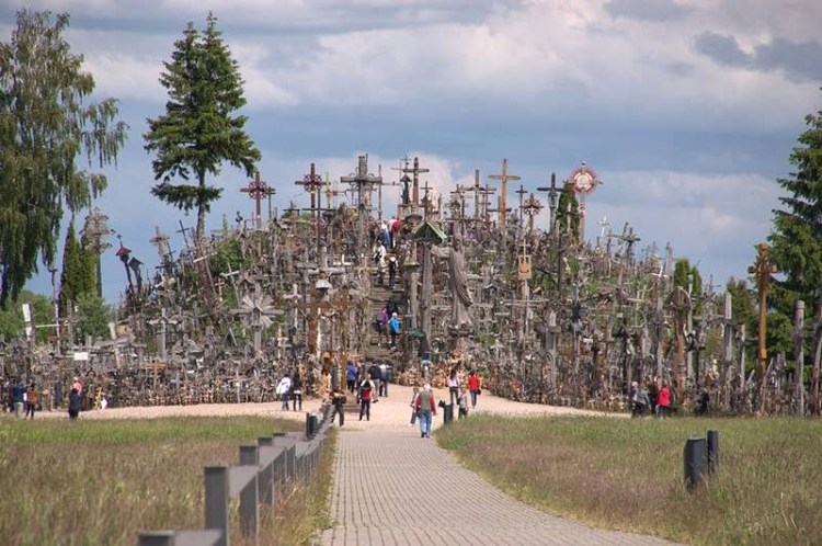 The Hill of Crosses  Lithuanian - Ritebook - 001