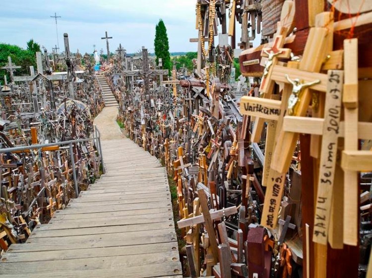 The Hill of Crosses  Lithuanian - Ritebook - 002
