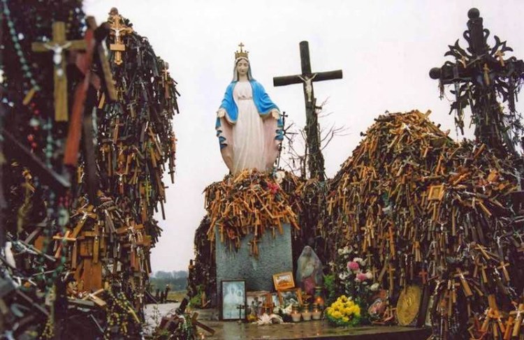 The Hill of Crosses  Lithuanian - Ritebook - 005